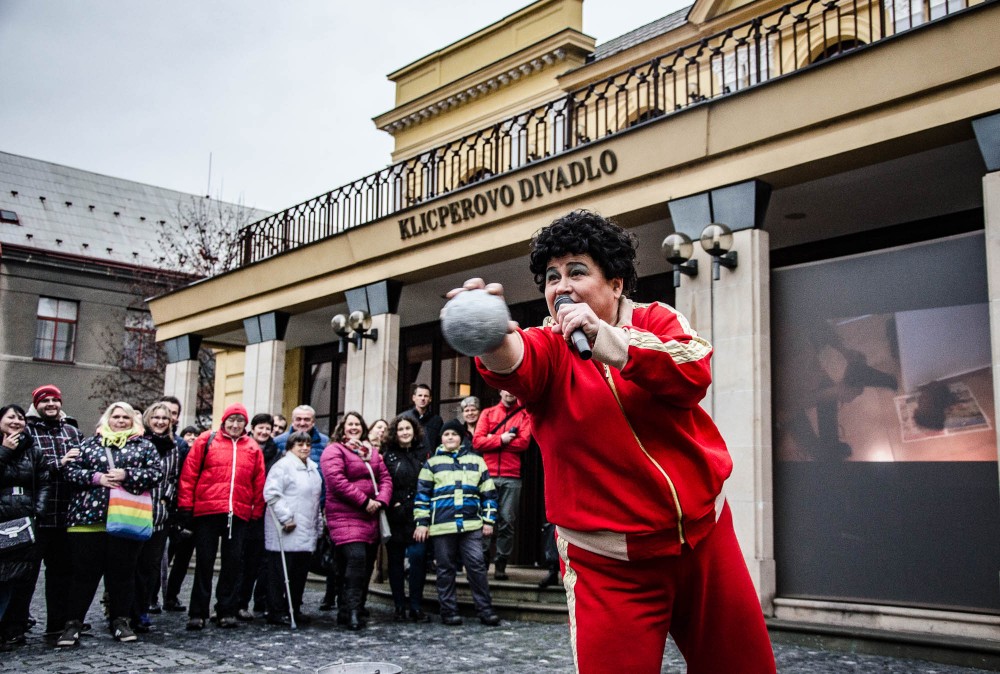 Noc divadel v Klicperově divadle přilákala rekordní počet diváků